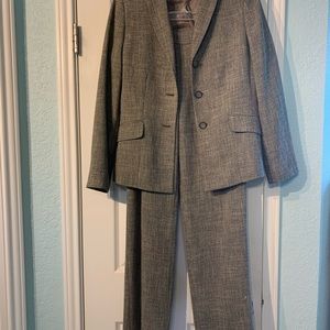 Evan Picone trouser suit